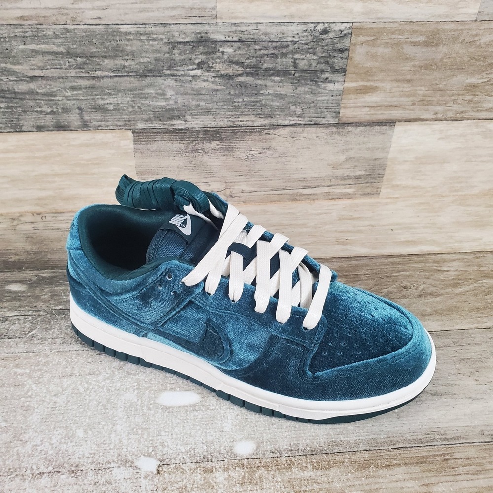 Nike Air Dunk Low Shoes Shoes Womens 6 Teal Velvet Running Lace Up